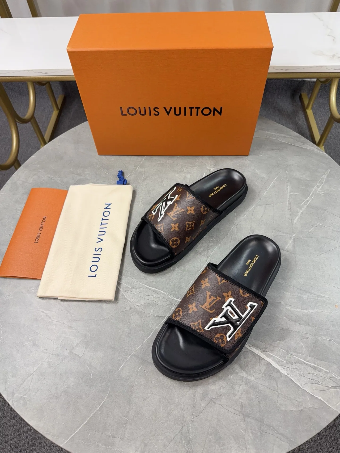 Men's Men's Shoes 💰380💰 🌈LV | Louis Vuitton ²⁰²³ 𝐬𝐬 🧡💚2025 Spring and Summer New Style Top Version‼ ️The original version is the same. The counter specializes in the latest straw slippers. Hard goods are new🆕 ❥Purchase level! Full of high-end feel! A popular model among bloggers at home and abroad, it’s retro and fashionable, and looks stunning on your feet! Mainly recommended models on the official website★ ━━━━━ ЅᏇєєt ━━━━━ ▪️Upper: original customized cowhide fabric ▪️Inner: cow lining ▪️Outsole: high-end rubber outsole ▪️Shoe size: 35-47 (46-47 customization is not returnable)
